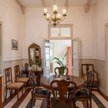 Le Nid The Nest Of Beauty *