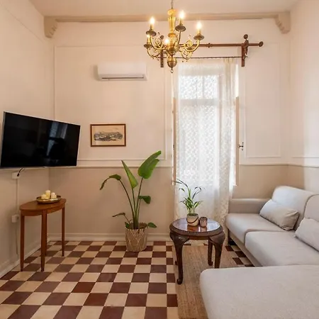 Le Nid The Nest Of Beauty