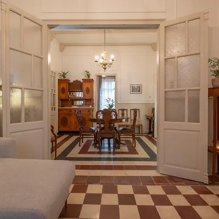 Le Nid The Nest Of Beauty *