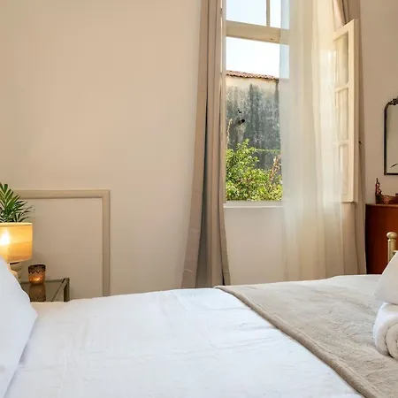 Le Nid The Nest Of Beauty *