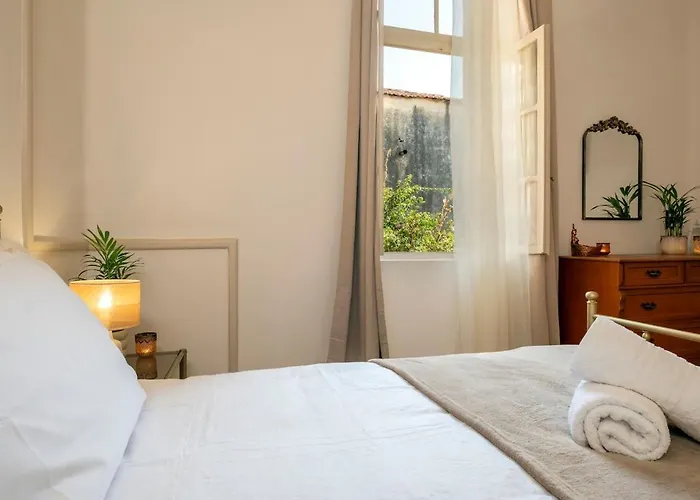 Le Nid The Nest Of Beauty *