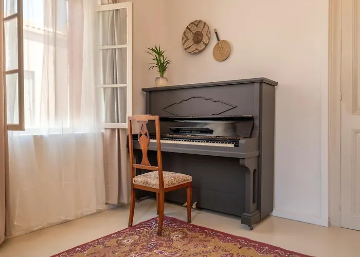 Le Nid The Nest Of Beauty *