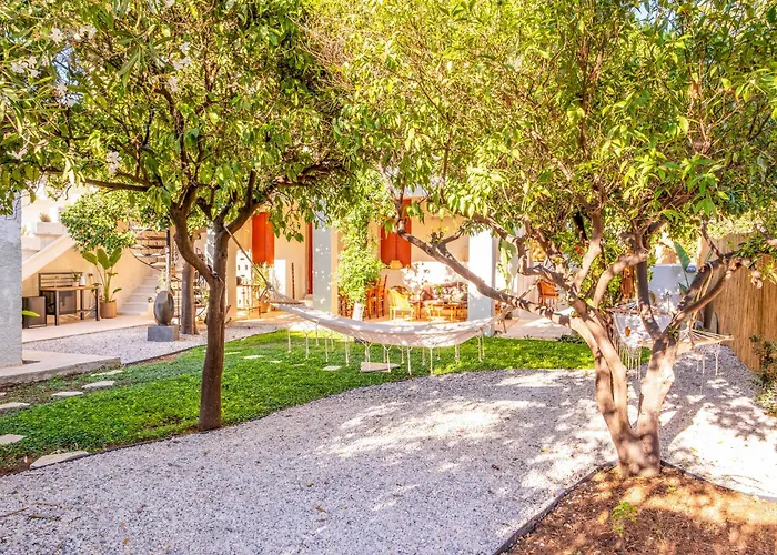 Le Nid The Nest Of Beauty