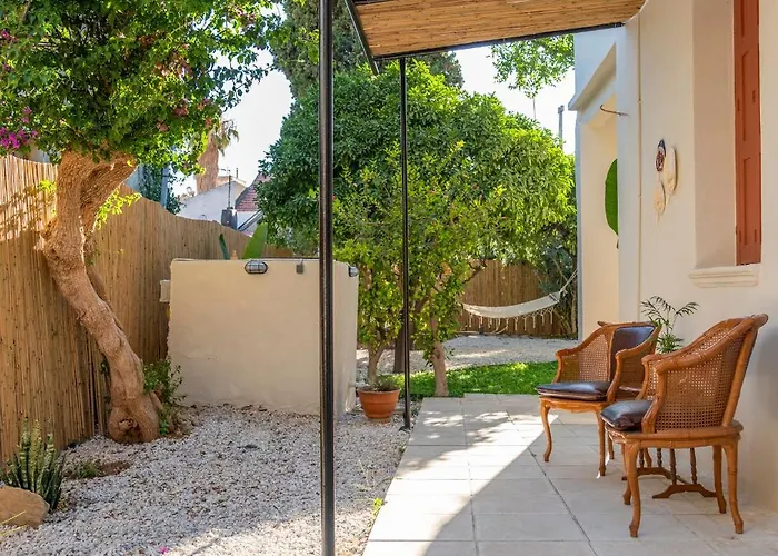 Le Nid The Nest Of Beauty *