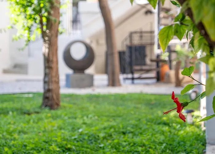 Le Nid The Nest Of Beauty